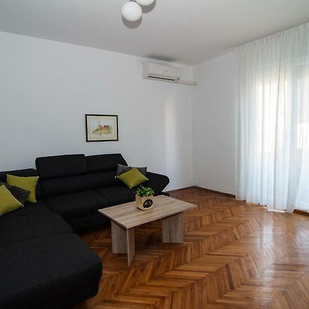 New Renovated Apartment 15 Min From Beach On Foot Pula Exterior foto