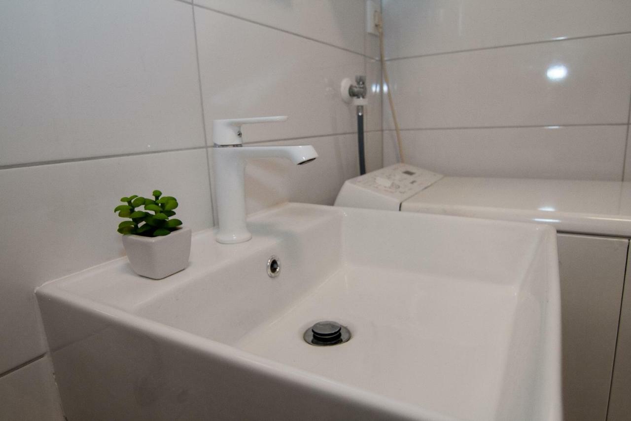 New Renovated Apartment 15 Min From Beach On Foot Pula Exterior foto