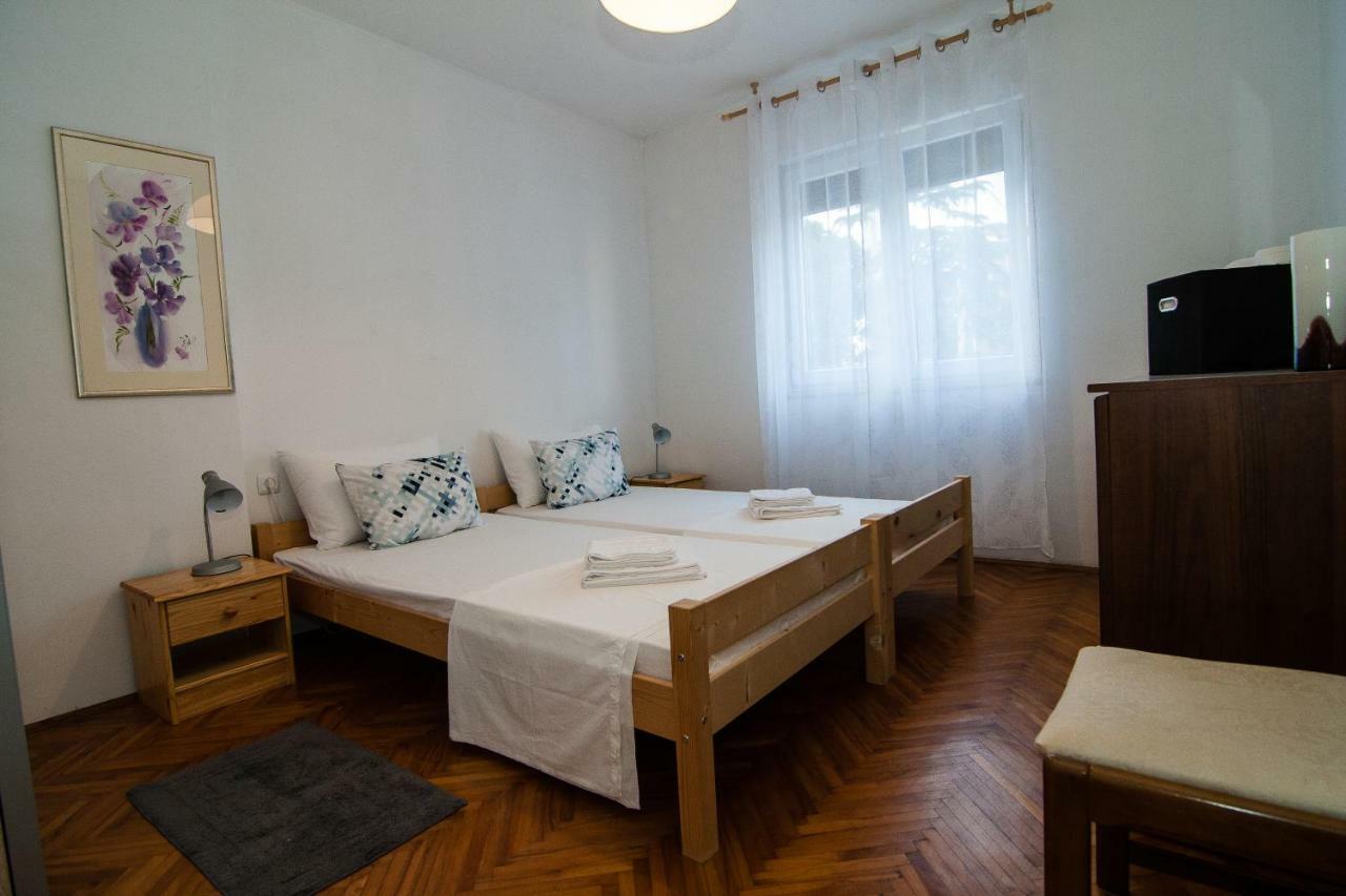 New Renovated Apartment 15 Min From Beach On Foot Pula Exterior foto