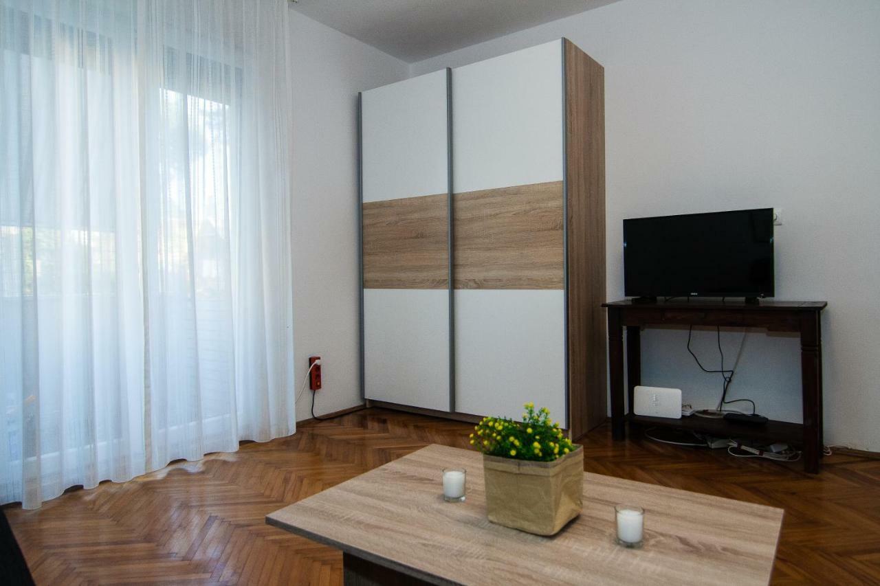 New Renovated Apartment 15 Min From Beach On Foot Pula Exterior foto