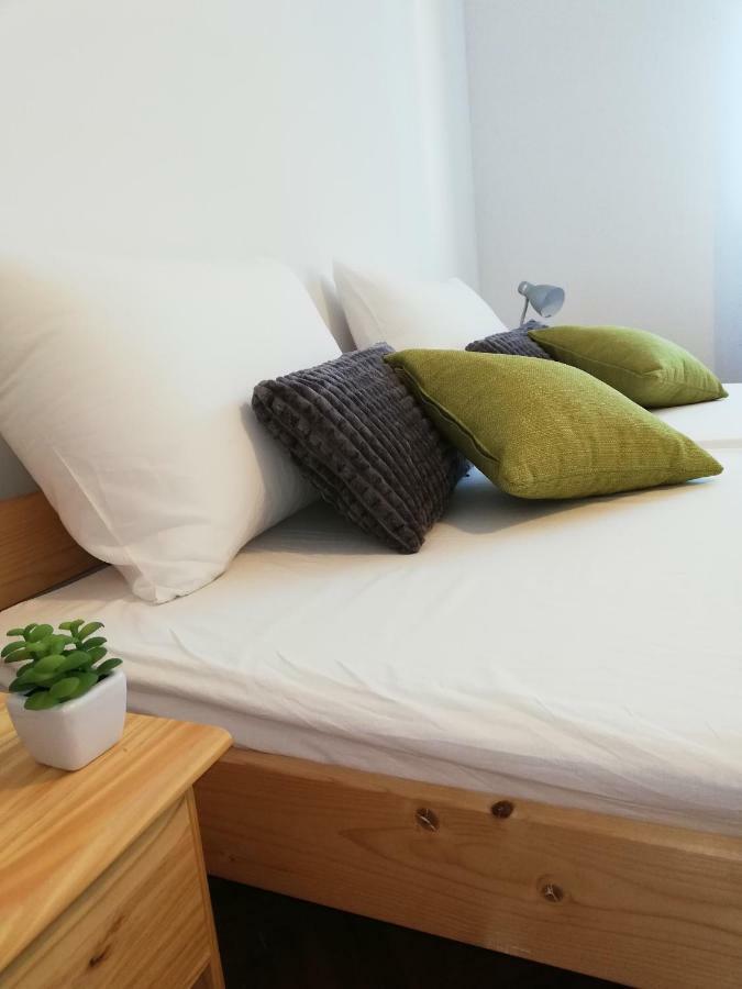New Renovated Apartment 15 Min From Beach On Foot Pula Exterior foto