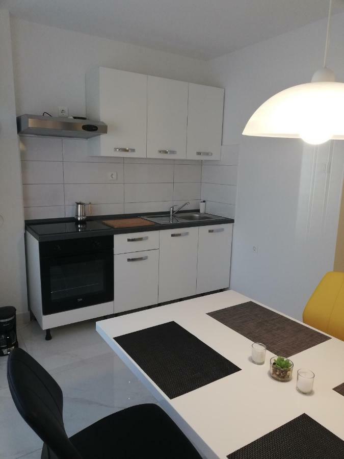 New Renovated Apartment 15 Min From Beach On Foot Pula Exterior foto